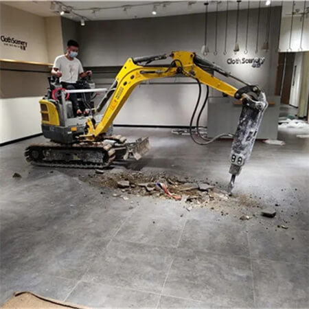 小挖機拆除賓館