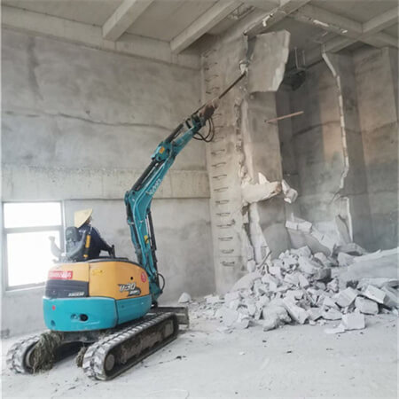 小挖機拆除內墻
