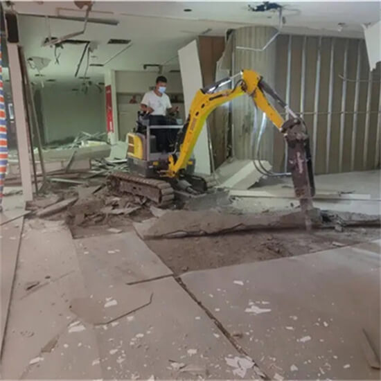 小挖機拆除室內地磚